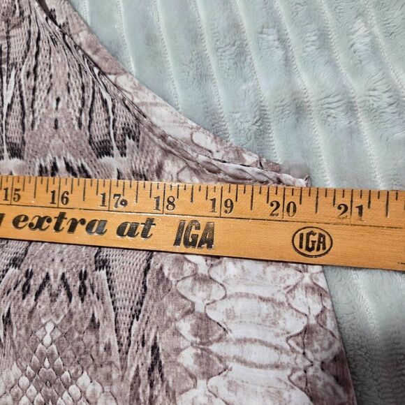 NWT FANTASTIC FAWN SNAKE PRINT TANK TOP SIZE LARGE - Picture 14 of 15